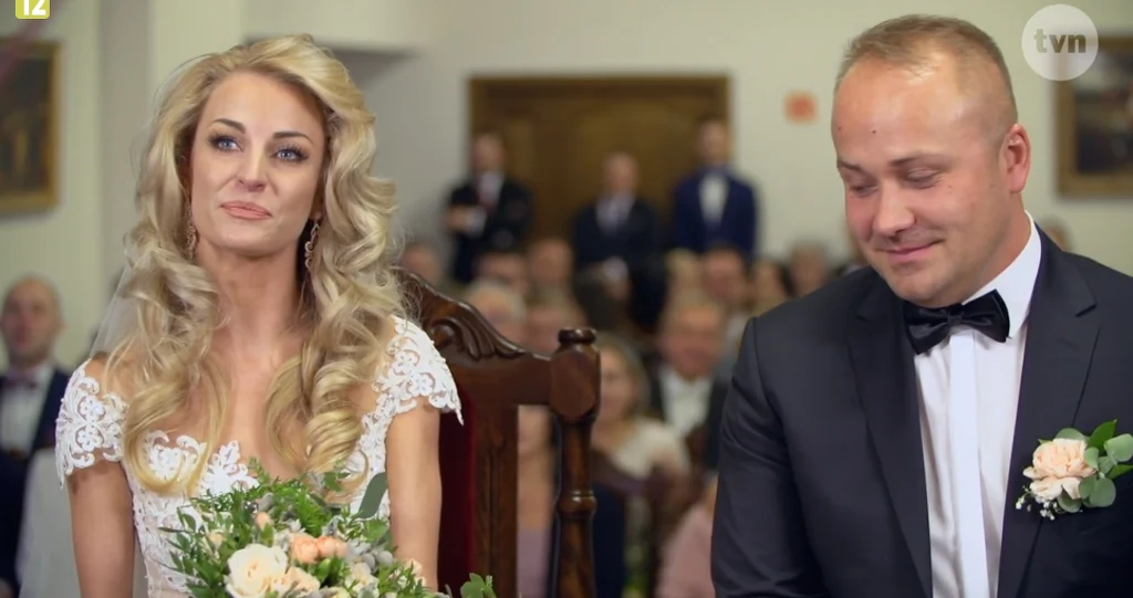 Anita i Adrian podczas ślubu Anita i Adrian podczas ślubu