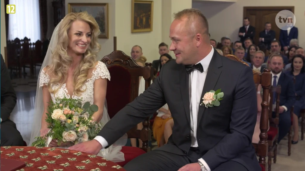 Anita i Adrian podczas ślubu Anita i Adrian podczas ślubu