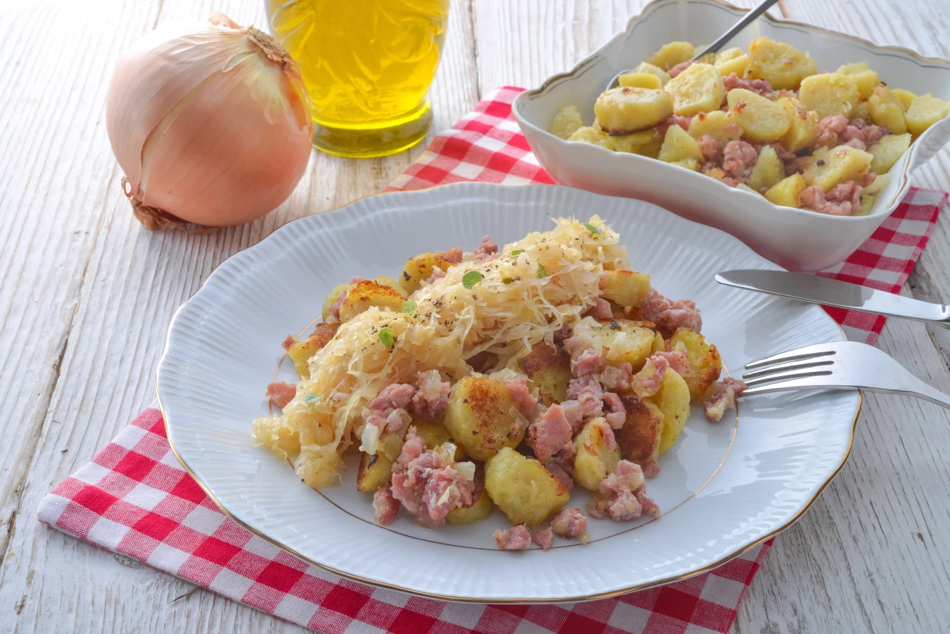 Ziemniaki z kapustą kiszoną smakują doskonale