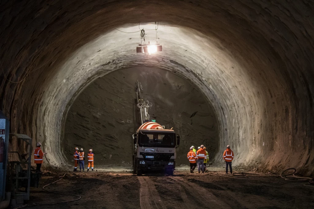 Tunel na budowie Zakopianki ma mieć ponad 2 km i składał się będzie z dwóch nitek