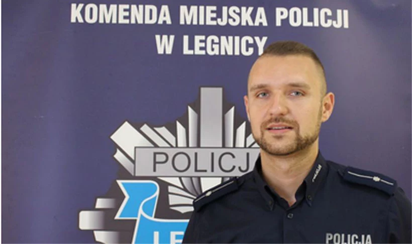 Mł. asp. Artur Koszycarz.  Źródło zdjęcia:  http://www.legnica.policja.gov.pl/pl/kontakt/twoj_dzielnicowy/