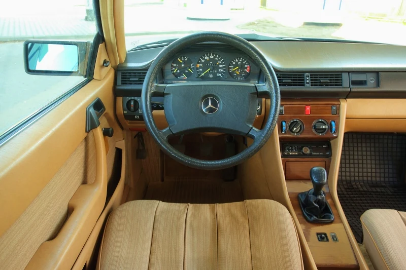 Mercedes C124 (1987-1996)