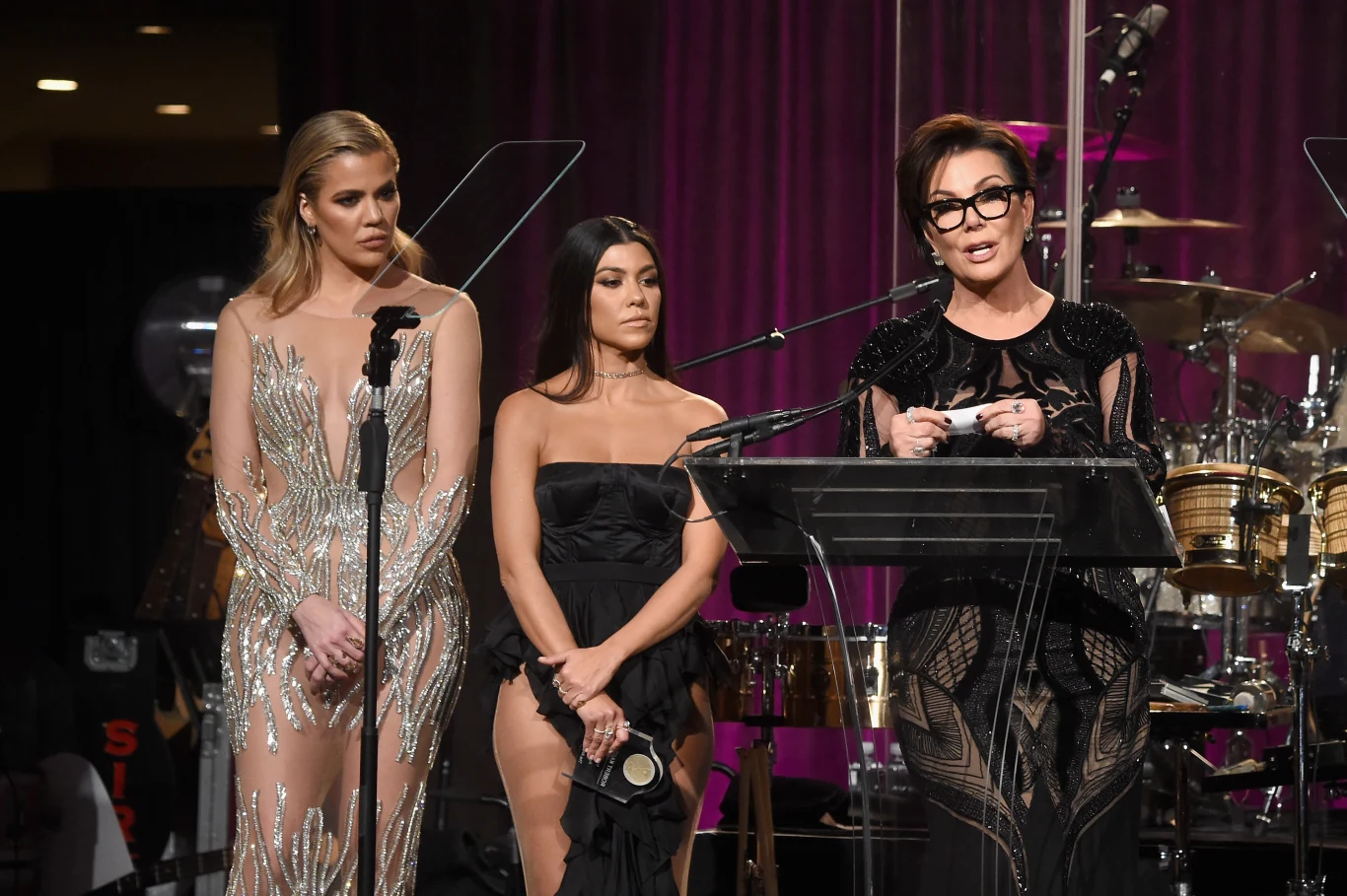 Kourtney Kardashian z siostrą i mamą Kourtney Kardashian z siostrą i mamą