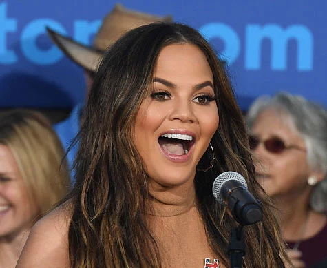 Chrissy Teigen zdecydowała się zjeść swoje łożysko po urodzeniu syna