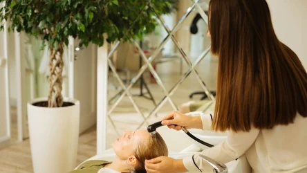 Wybierając kolor włosów, pamiętaj, by kierować się nie tylko trendami, ale również swoim typem urody. 