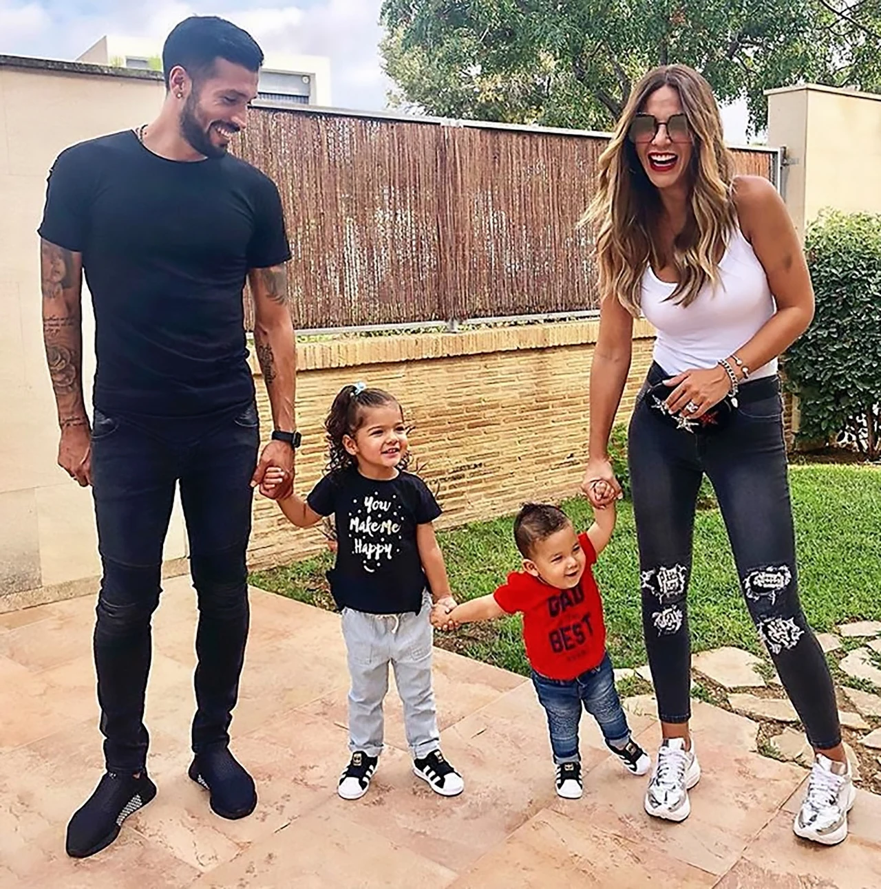 Tamara Gorro z mężem i dziećmi/Instagram Tamara Gorro z mężem i dziećmi/Instagram