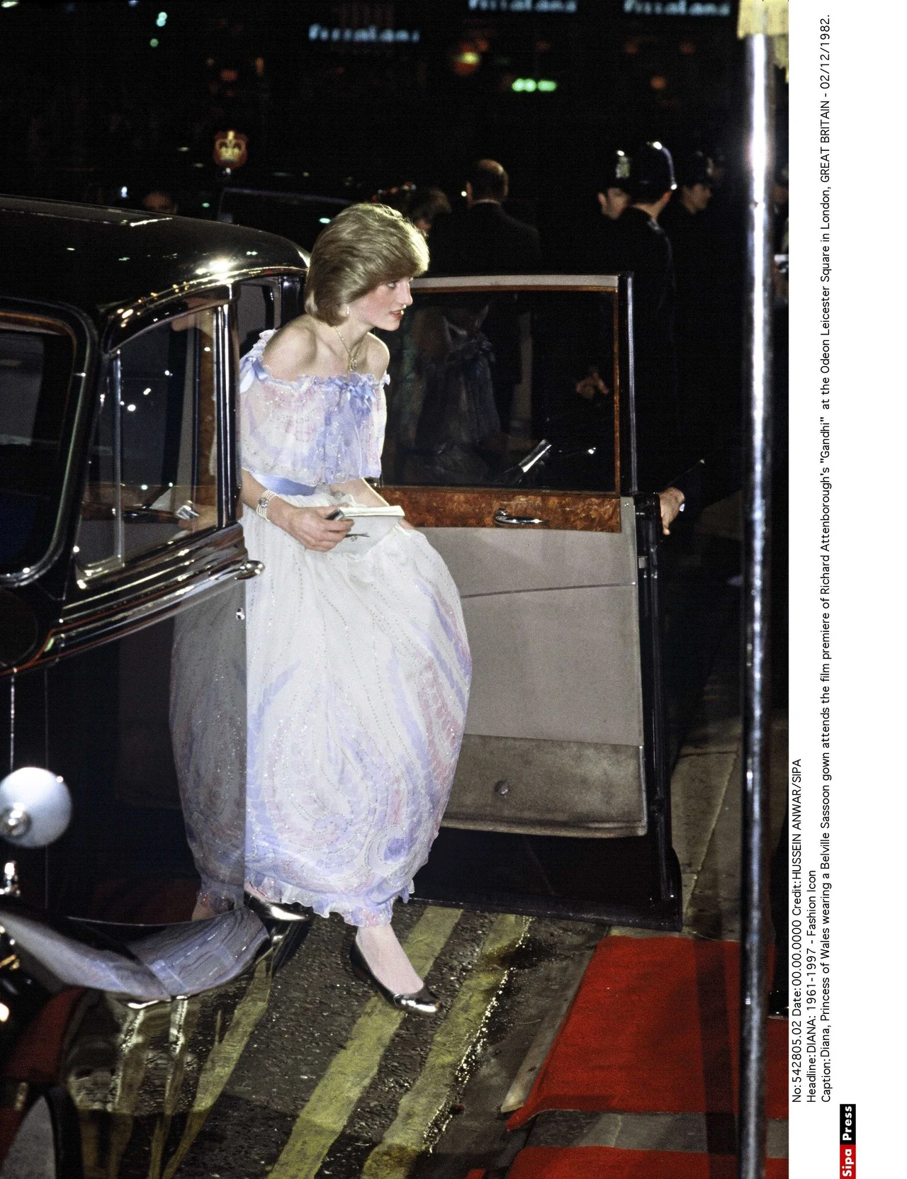 Księżna Diana lubiła balowe suknie. Podobnie jest w przypadku Kitty Księżna Diana lubiła balowe suknie. Podobnie jest w przypadku Kitty