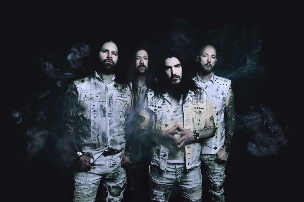 Machine Head jeszcze w pełnym składzie: Phil Demmel i Dave McClain po bokach