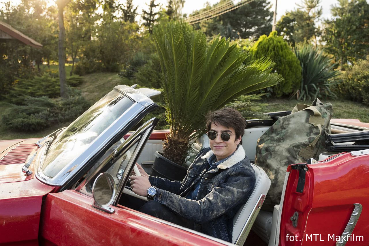 Za reżyserię tej części odpowiada Konrad Piwowarski, zaś producentem jest należąca do Tadeusza Lampki spółka MTL Maxfilm, odpowiedzialna za produkcje takich kinowych hitów jak: „7 rzeczy, których nie wiecie o facetach”, "Wkręceni", „Och karol 2”, „Nigdy w życiu”, „Tylko mnie kochaj” czy „Nie kłam kochanie”.  

