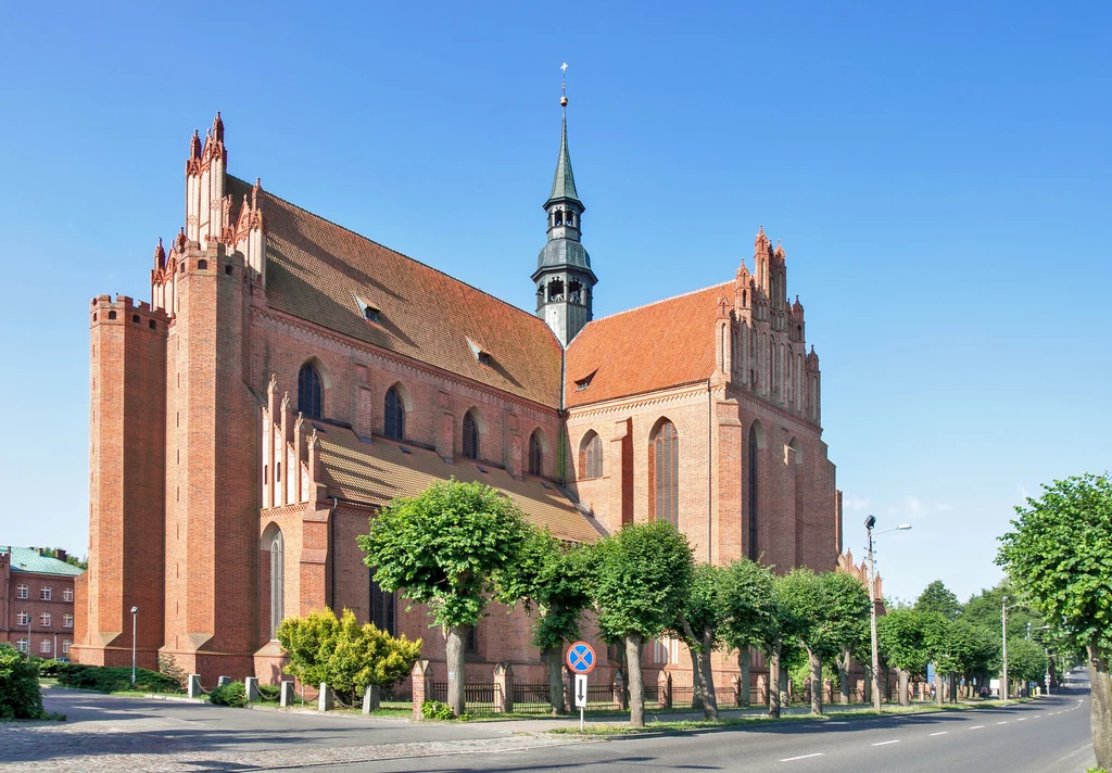 Wnętrze pelplińskiej świątyni zdobi aż 25 ołtarzy