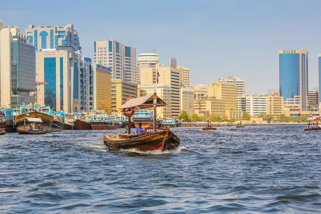Przed wiekami zatoka Dubai Creek stanowiła serce miasta, w którym kwitł handel morski