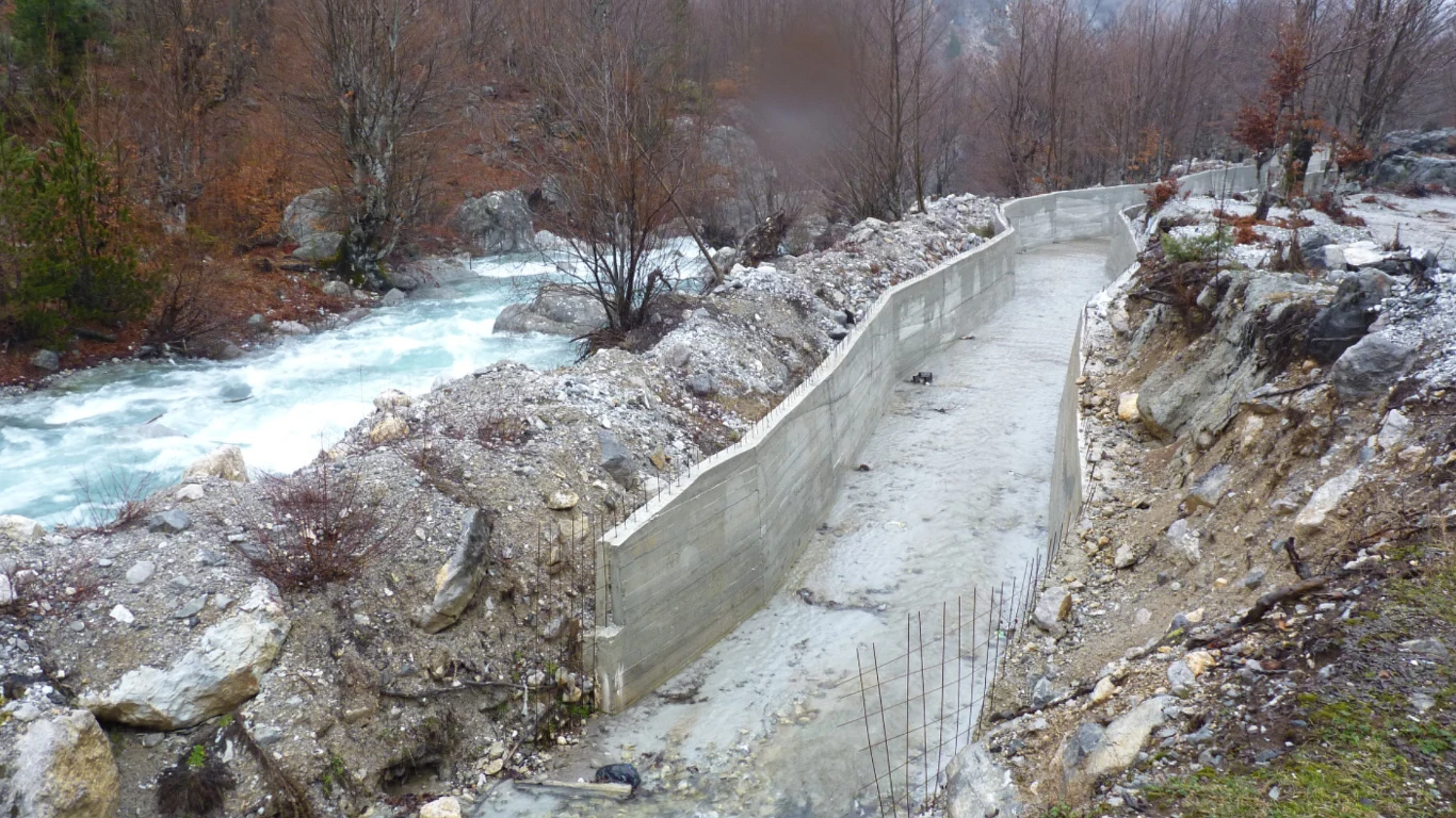 Kadr z filmu "Free Flow" Kadr z filmu "Free Flow"