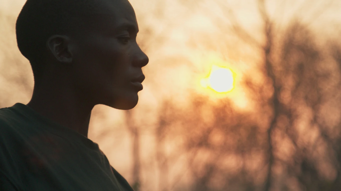 15 października 2018 roku w Krakowie rozpocznie się pierwsza edycja międzynarodowego festiwalu filmów ekologicznych NEIFF – New Earth International Film Festival. Przez tydzień trwania festiwalu widzowie obejrzą prawie 80 filmów o tematyce ekologicznej.
Kadr z filmu "On the Front Line: The Rangers of Gorongosa National Park" 15 października 2018 roku w Krakowie rozpocznie się pierwsza edycja międzynarodowego festiwalu filmów ekologicznych NEIFF – New Earth International Film Festival. Przez tydzień trwania festiwalu widzowie obejrzą prawie 80 filmów o tematyce ekologicznej.
Kadr z filmu "On the Front Line: The Rangers of Gorongosa National Park"