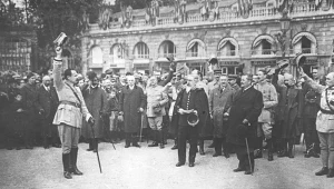 Armia Polska we Francji . Powitanie generała Józefa Hallera (na pierwszym planie pierwszy z lewej)