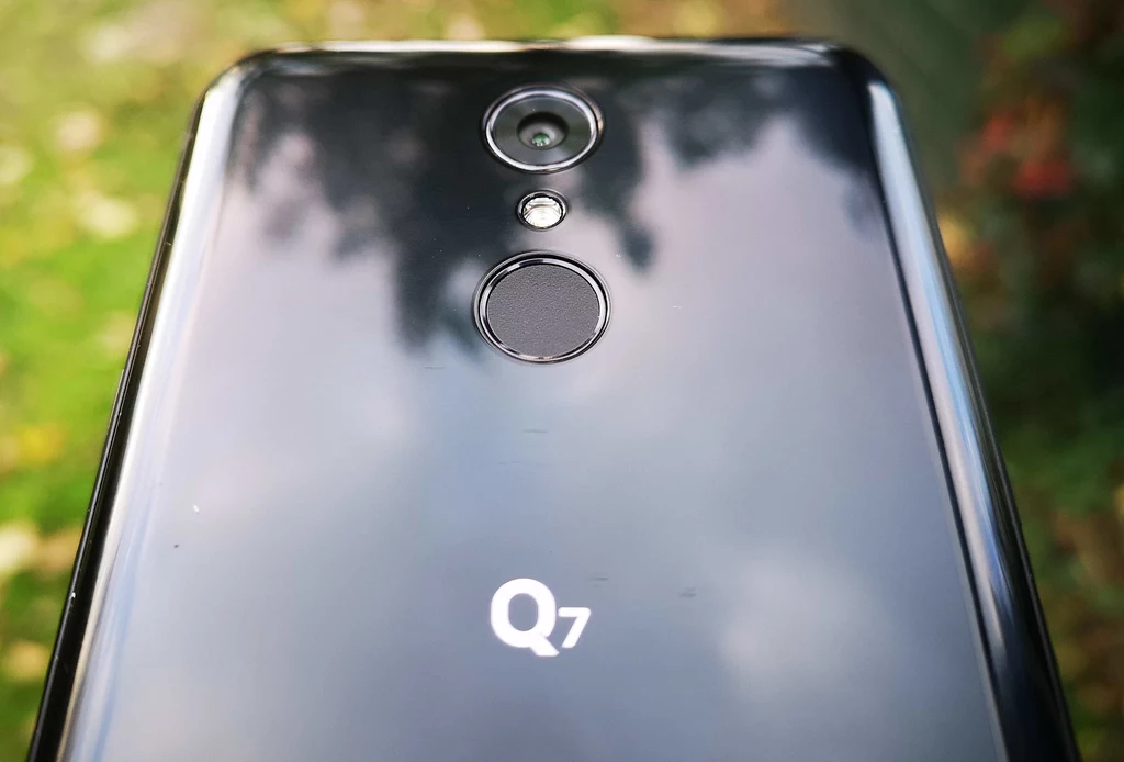 LG Q7