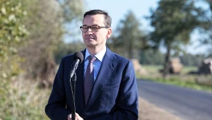 Premier Mateusz Morawiecki podczas uroczystości otwarcia drogi powiatowej nr 1615L Zaliszcze-Podedwórze