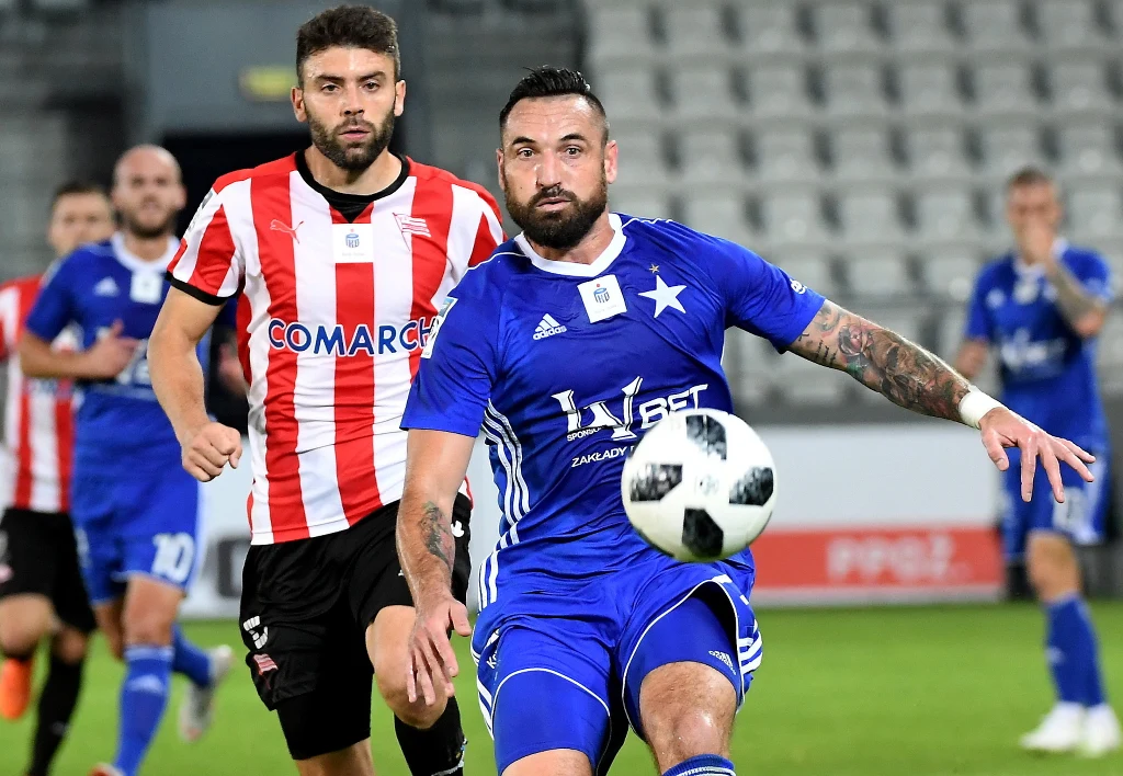 Bohaterem spotkania był Jesus Imaz, który strzelił oba gole. Bohaterem spotkania był Jesus Imaz, który strzelił oba gole.