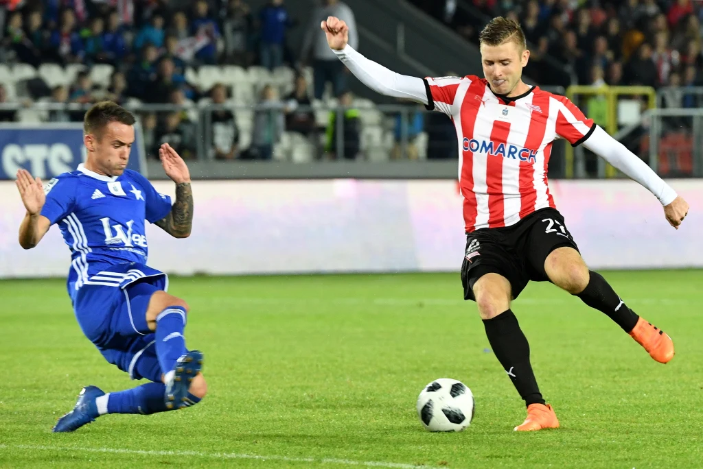 Bohaterem spotkania był Jesus Imaz, który strzelił oba gole. Bohaterem spotkania był Jesus Imaz, który strzelił oba gole.