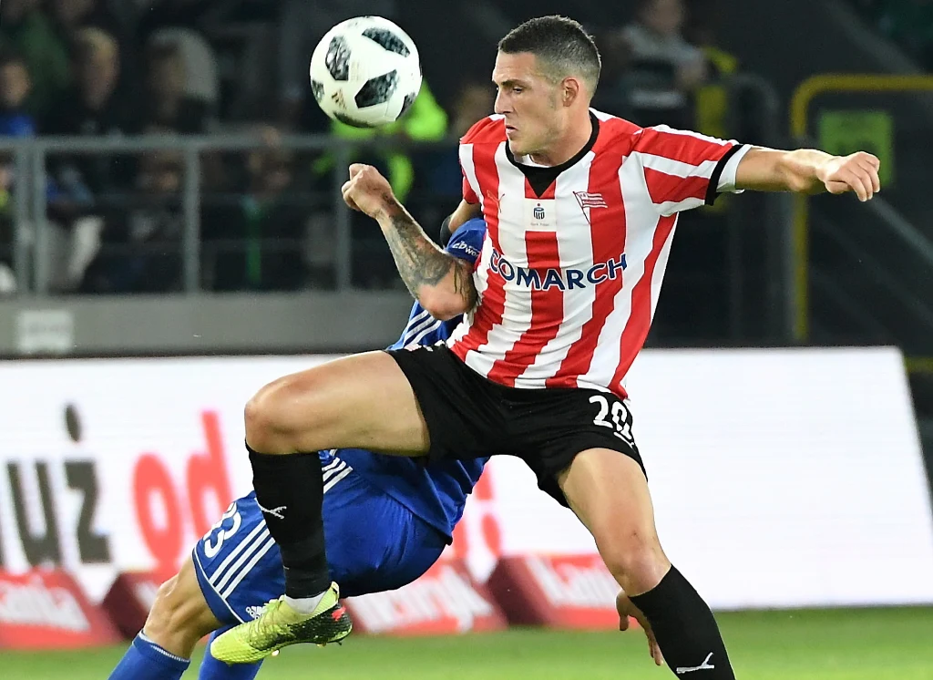 Bohaterem spotkania był Jesus Imaz, który strzelił oba gole. Bohaterem spotkania był Jesus Imaz, który strzelił oba gole.