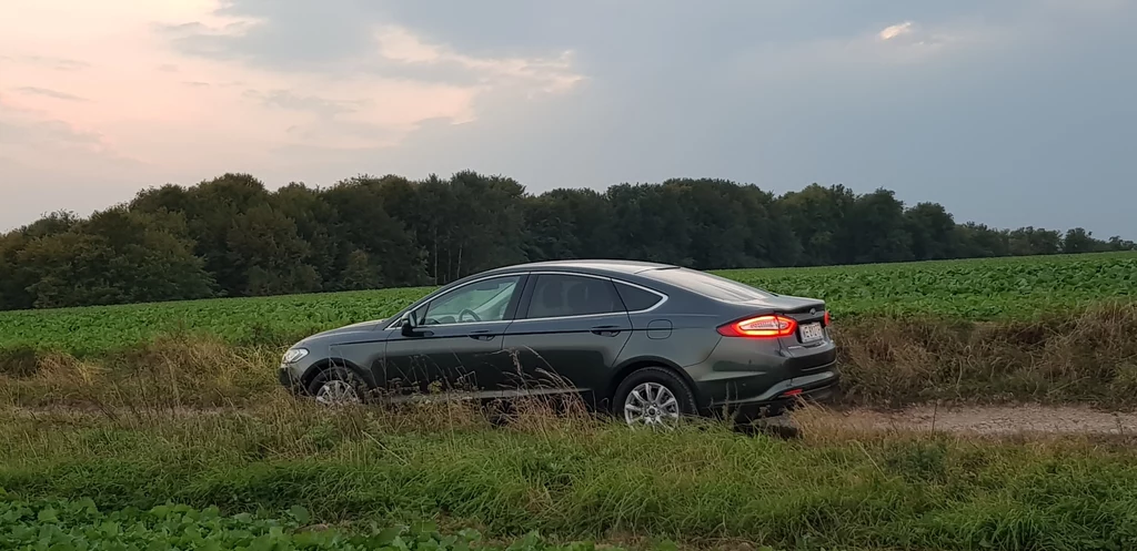 Ford  Mondeo Hybrid