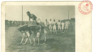 Ćwiczenia gimnastyczne internowanych legionistów w Szczypiornie, 1917 rok