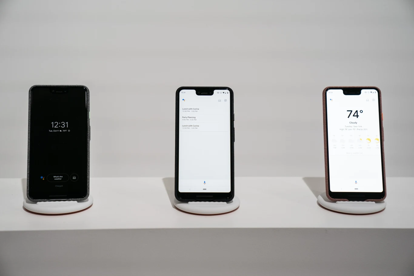 Zgodnie z oczekiwaniami i bez najmniejszej niespodzianki - Google zaprezentowało swoje dwa nowe smartfony - Pixel 3 i Pixel 3 XL. Zgodnie z oczekiwaniami i bez najmniejszej niespodzianki - Google zaprezentowało swoje dwa nowe smartfony - Pixel 3 i Pixel 3 XL.