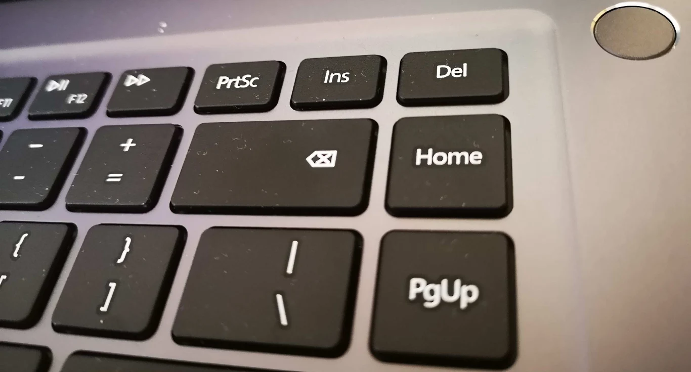 MateBook D - z klawiaturą wszystko w porządku, ale brak podświetlania to niezrozumiała decyzja MateBook D - z klawiaturą wszystko w porządku, ale brak podświetlania to niezrozumiała decyzja