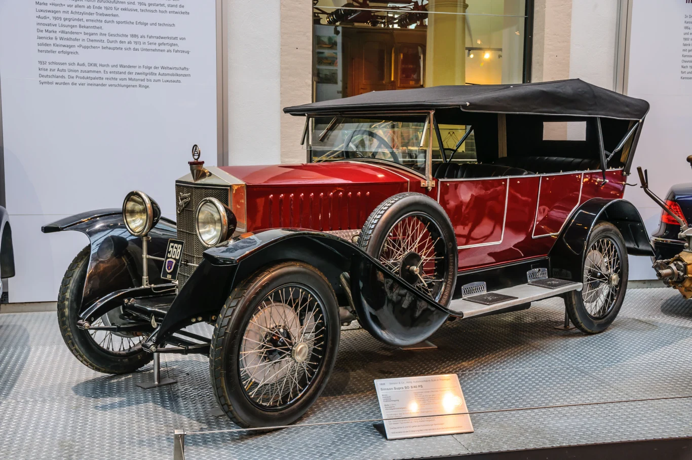 Eksponat w drezdeńskim Muzeum Transportu Eksponat w drezdeńskim Muzeum Transportu