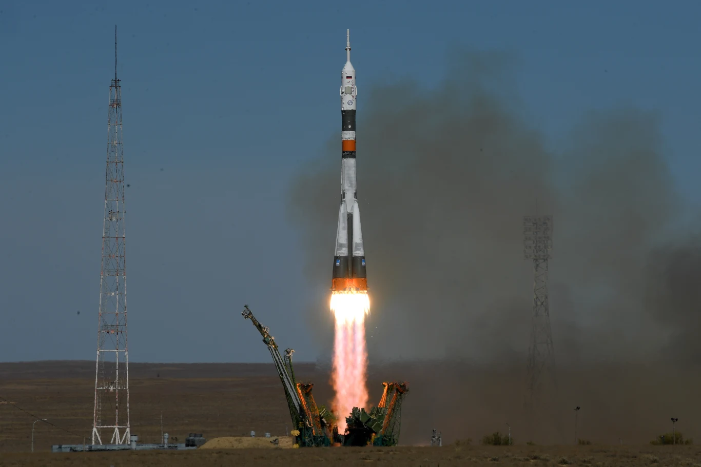 Start rosyjskiego statku kosmicznego Sojuz MS-10 (zdj. poglądowe) Start statku Sojuz MS-10