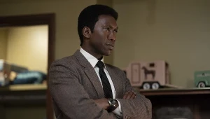 Mahershala Ali na planie trzeciego sezonu serialu "Detektyw"