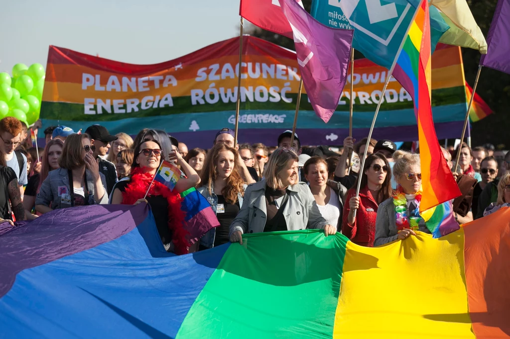 Policja użyła granatów hukowych, gazu łzawiącego i armatki wodnej, aby przerwać blokadę