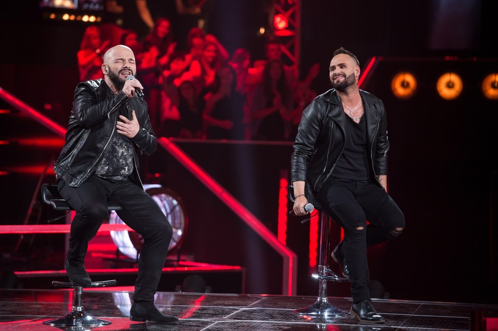 Mariusz Szaban i Sebastian Wojtczak podczas bitwy w "The Voice of Poland"