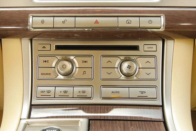 Jaguar XF (2007-2015)