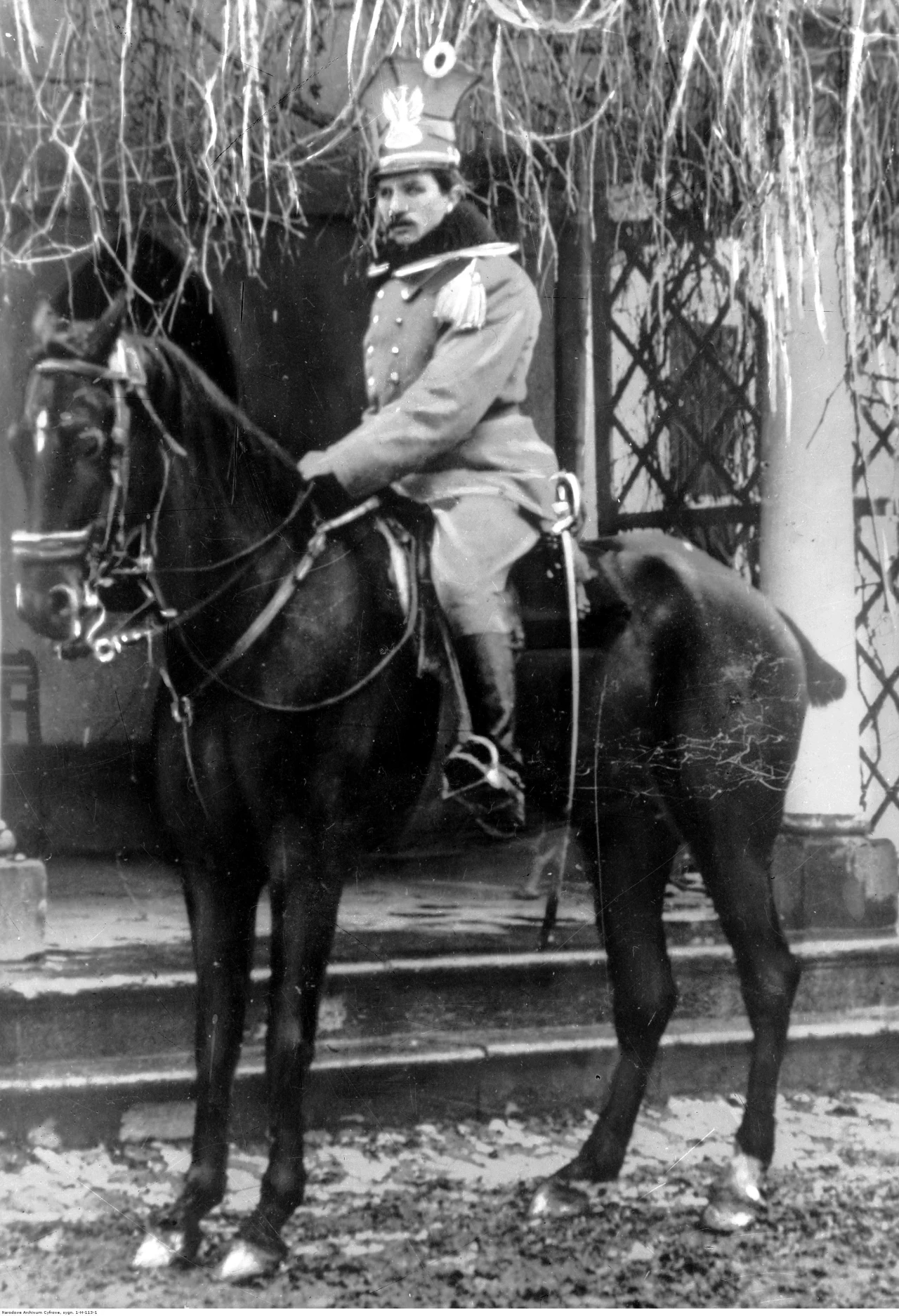 Władysław Belina-Prażmowski jako rotmistrz ułanów na koniu