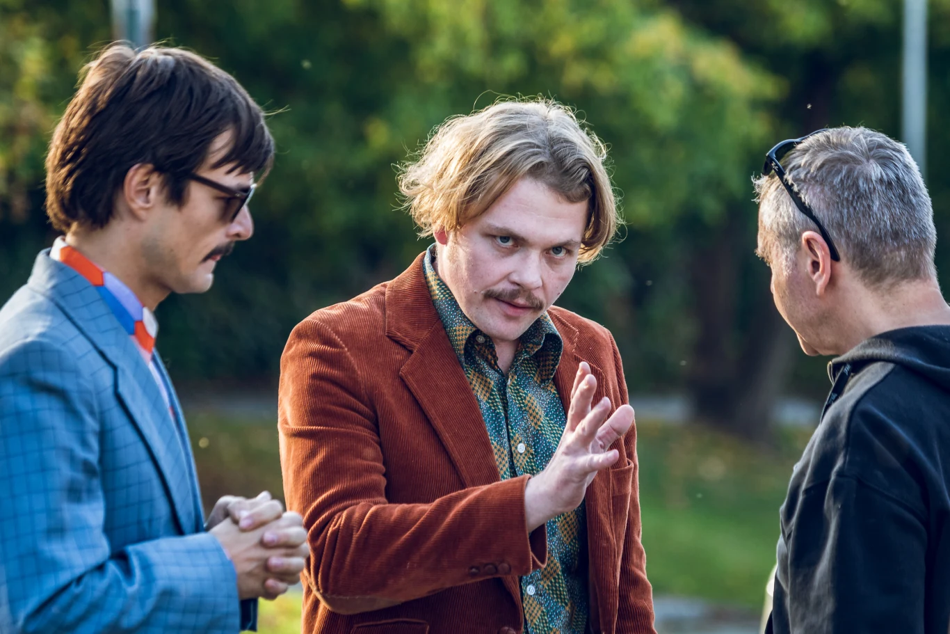 Dawid Ogrodnik i Michał Filipiak oraz reżyser Maciej Pieprzyca na planie filmu "Ikar. Legenda Mietka Kosza" / KBF