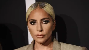 Lady Gaga w olbrzymiej marynarce i z ważnym przesłaniem