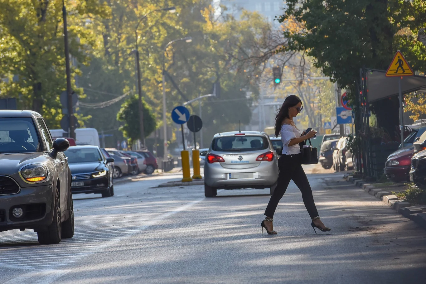 Auto "zaparkowane", więc można iść na spotkanie Auto "zaparkowane", więc można iść na spotkanie