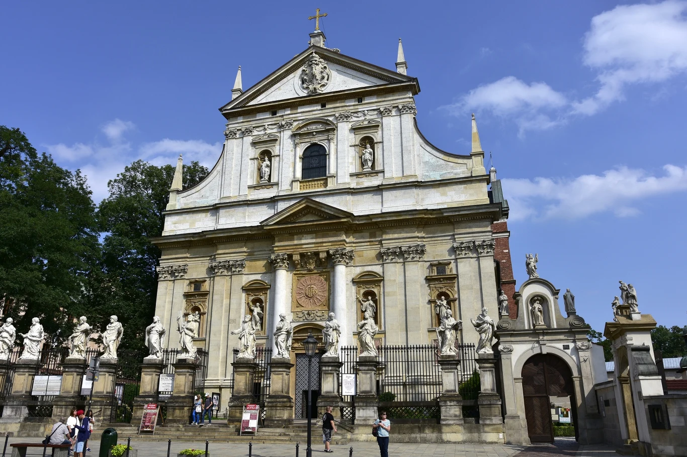 Kościół Świętych Apostołów Piotra i Pawła w Krakowie - to tu, w Panteonie Narodowym, wkrótce zostaną pochowane prochy prof. Karola Olszewskiego i Zygmunta Wróblewskiego