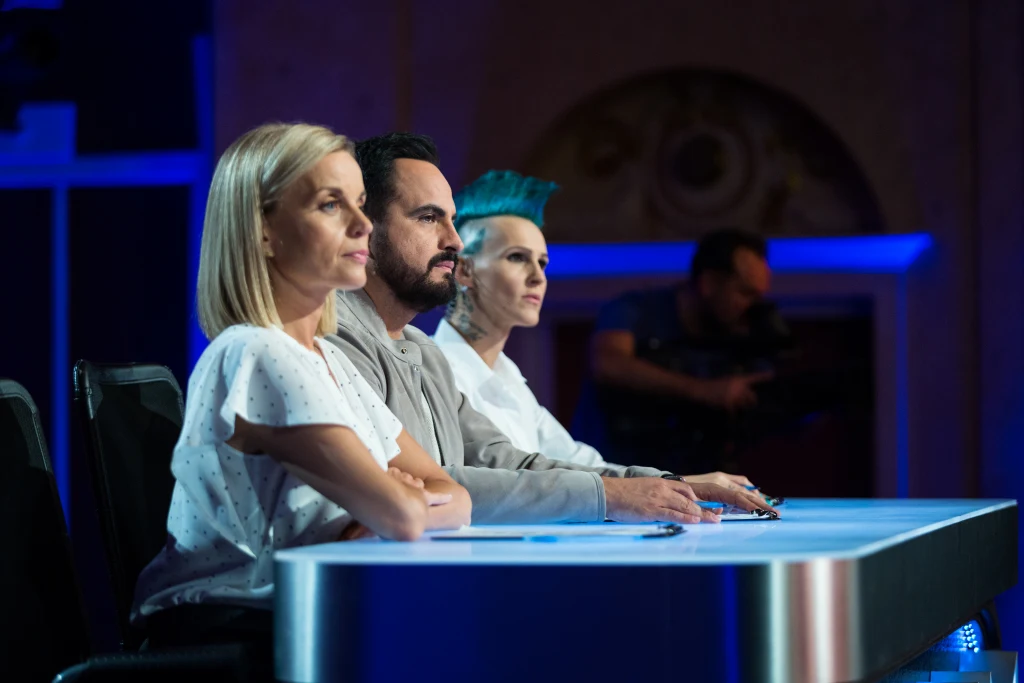 Jurorzy wybierają półfinalistów Jurorzy wybierają półfinalistów