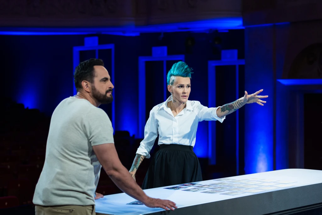 Jurorzy wybierają półfinalistów Jurorzy wybierają półfinalistów