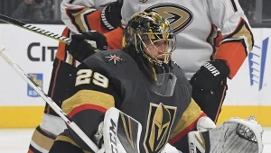 Marc-Andre Fleury w starciu z Anaheim Dukcs