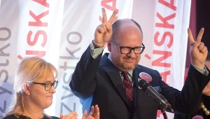 rezydent Gdańska Paweł Adamowicz (P) podczas wieczoru wyborczego Wszystko dla Gdańska i Pawła Adamowicza