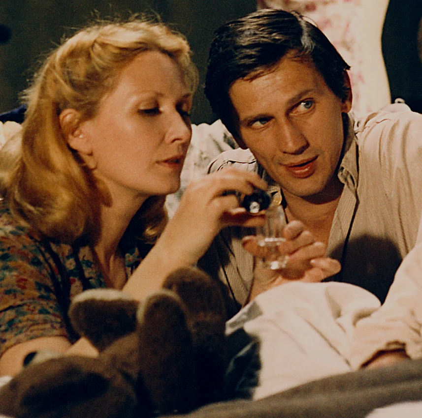 Barbara Sołtysik i Jan Englert w serialu "Dom"