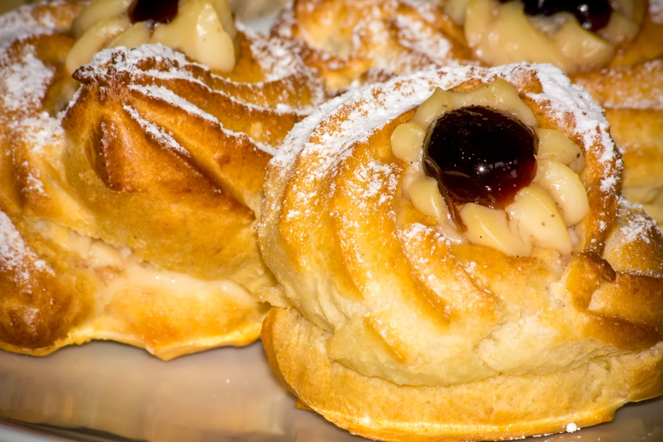 Zeppole są lżejszą wersją pączków