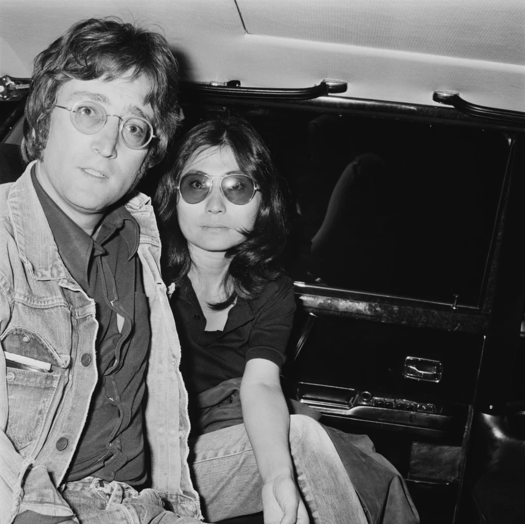 John Lennon i Yoko Ono w 1971 r. w Londynie