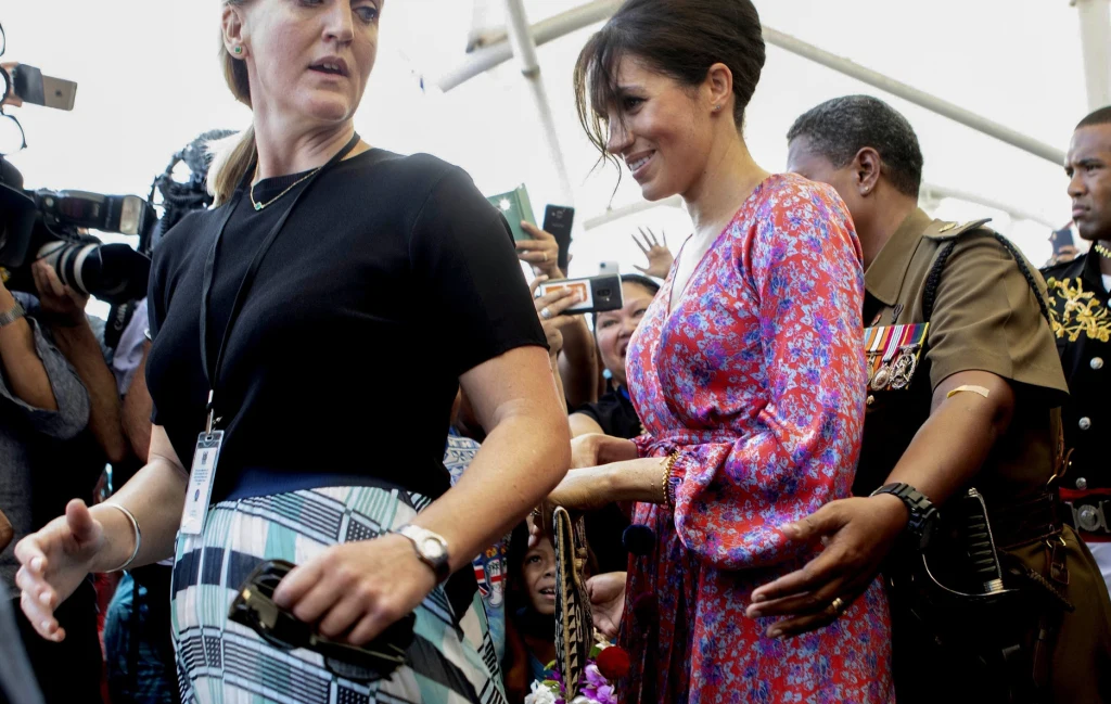 Meghan została wyprowadzona przez ochronę