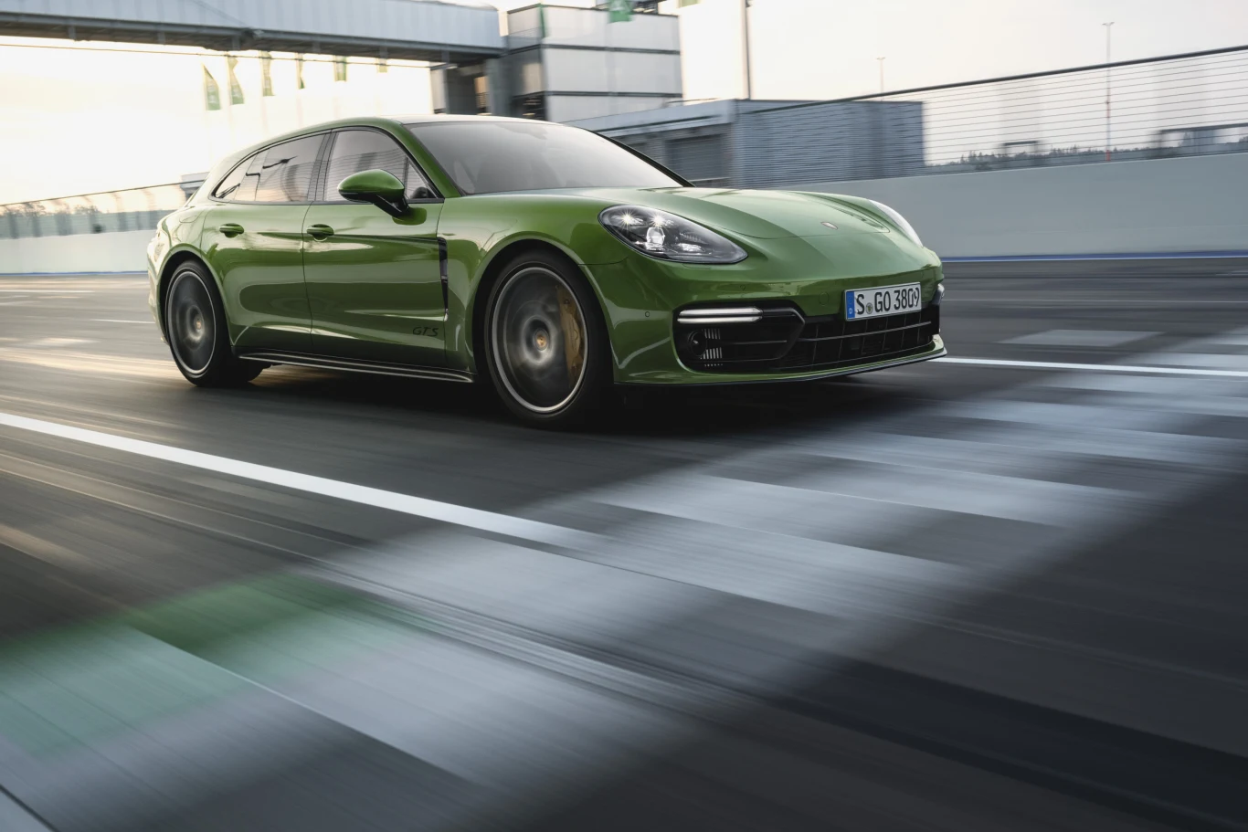Porsche Panamera GTS i Panamera GTS Sport Turismo. Premiera w Bahrajnie