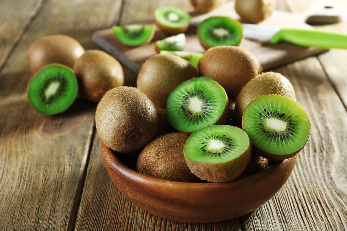 Kiwi to zdrowy i smaczny owoc, który warto włączyć do diety