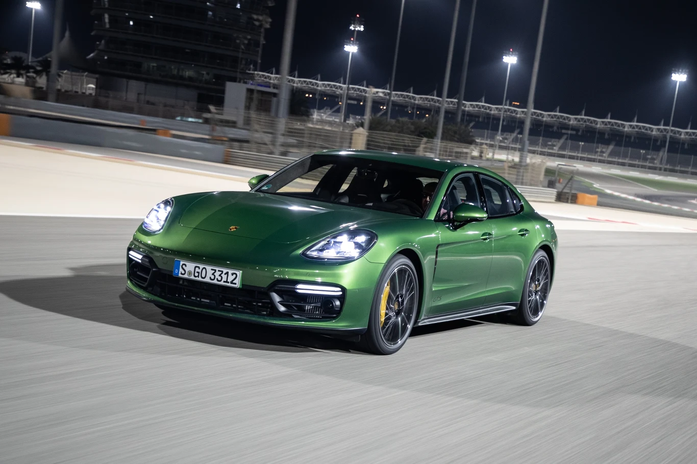 Porsche Panamera GTS i Panamera GTS Sport Turismo. Premiera w Bahrajnie