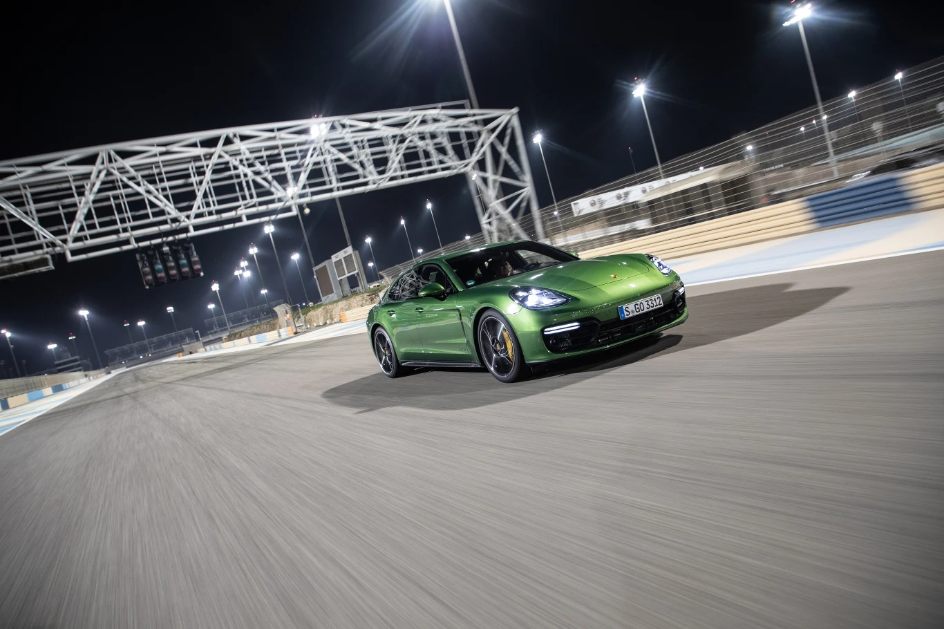 Porsche Panamera GTS i Panamera GTS Sport Turismo. Premiera w Bahrajnie